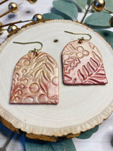 Load image into Gallery viewer, Peachy Gradient Shimmery Textured Holiday Arch Earrings

