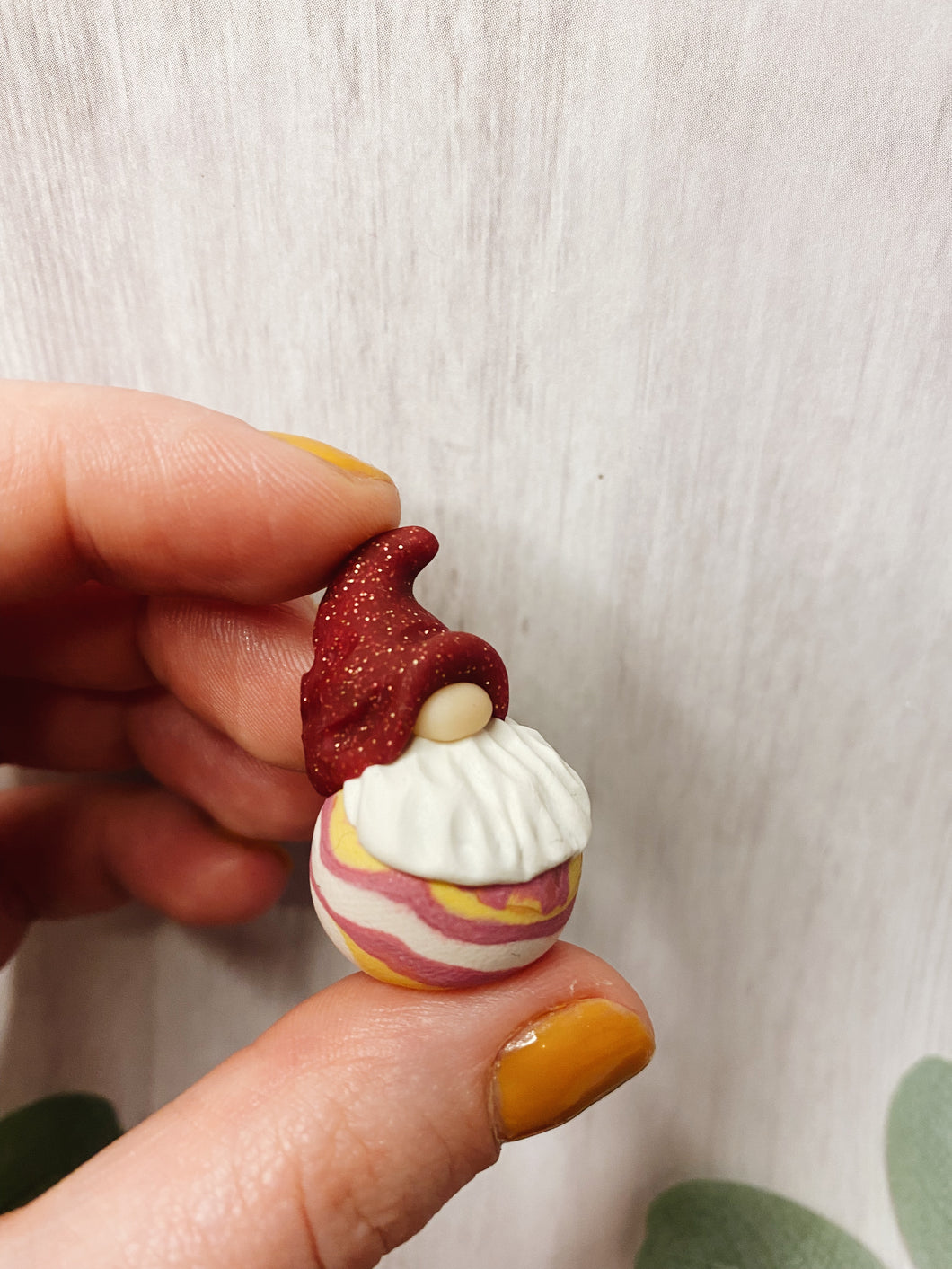 Glitter Tropical Berry Swirl Mini Gnomes